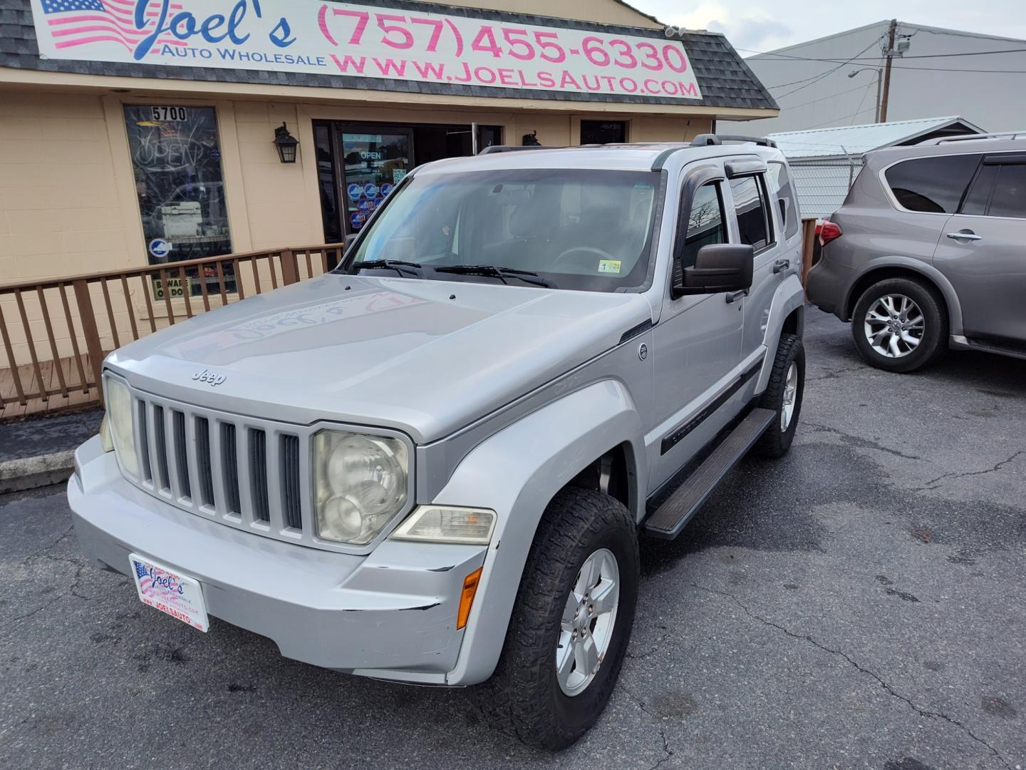 2011 Silver Jeep Liberty (1J4PN2GK1BW) , Automatic transmission, located at 5700 Curlew Drive, Norfolk, VA, 23502, (757) 455-6330, 36.841885, -76.209412 - Photo#5